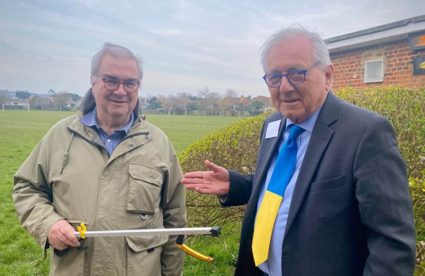 Sir Peter litter-picking with Councillor Richard Nowak in Salvington