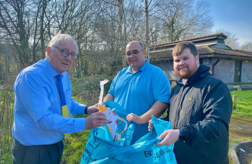 Sir Peter litter-picking at Durrington Rec