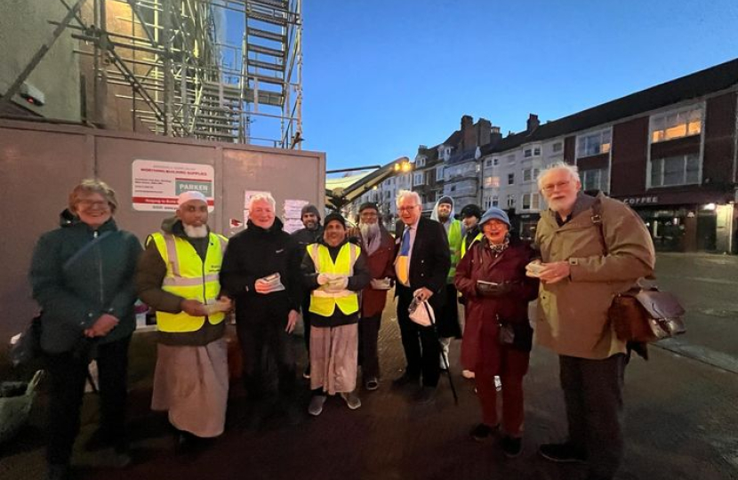 Sir Peter meeting the Worthing Masjid Community 