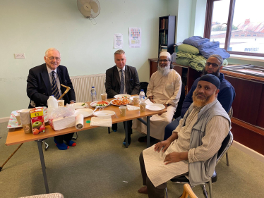 Sir Peter visiting Worthing Mosque with Tim Loughton MP