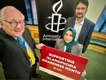 Sir Peter meeting campaigners to discuss rising Islamophobia