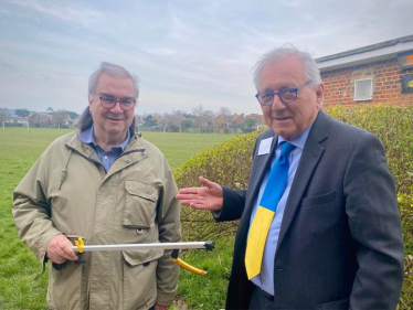 Sir Peter litter-picking with Councillor Richard Nowak in Salvington