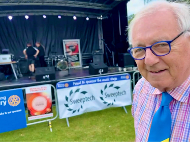 Worthing Carnival and Sir Peter Bottomley MP